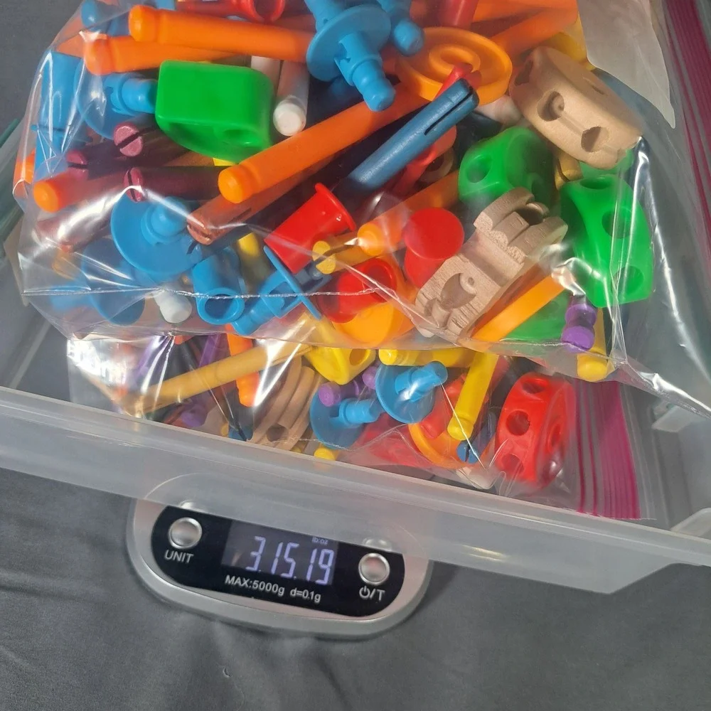 Tinkertoy building set
